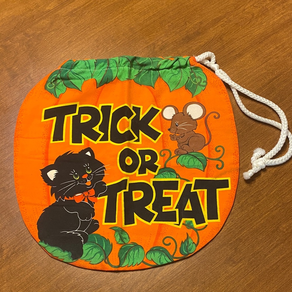 Vintage Halloween Trick or Treat bag Cat Mouse